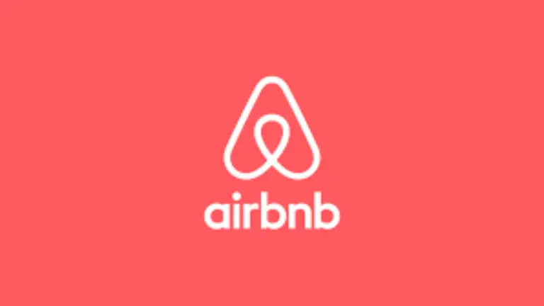 Analyse SWOT Airbnb en 2024, diagnostic stratégique interne et externe du marché du logement locatif courte durée